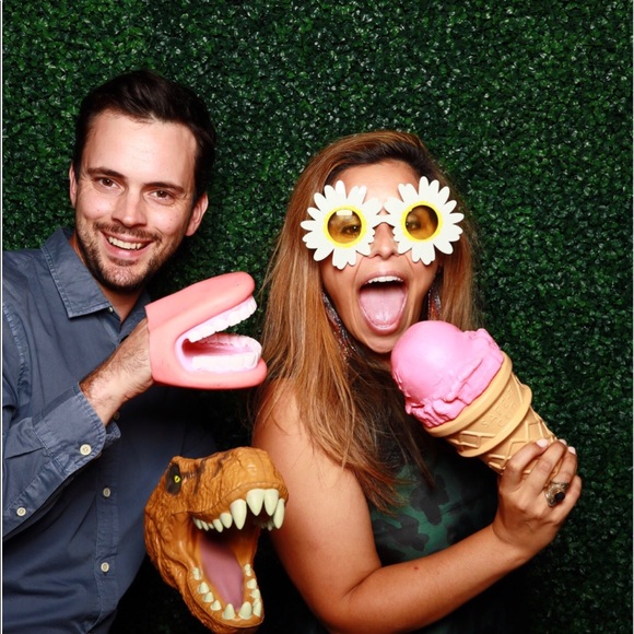 Meet your Posher, Cassandra - Picture 3 of 4